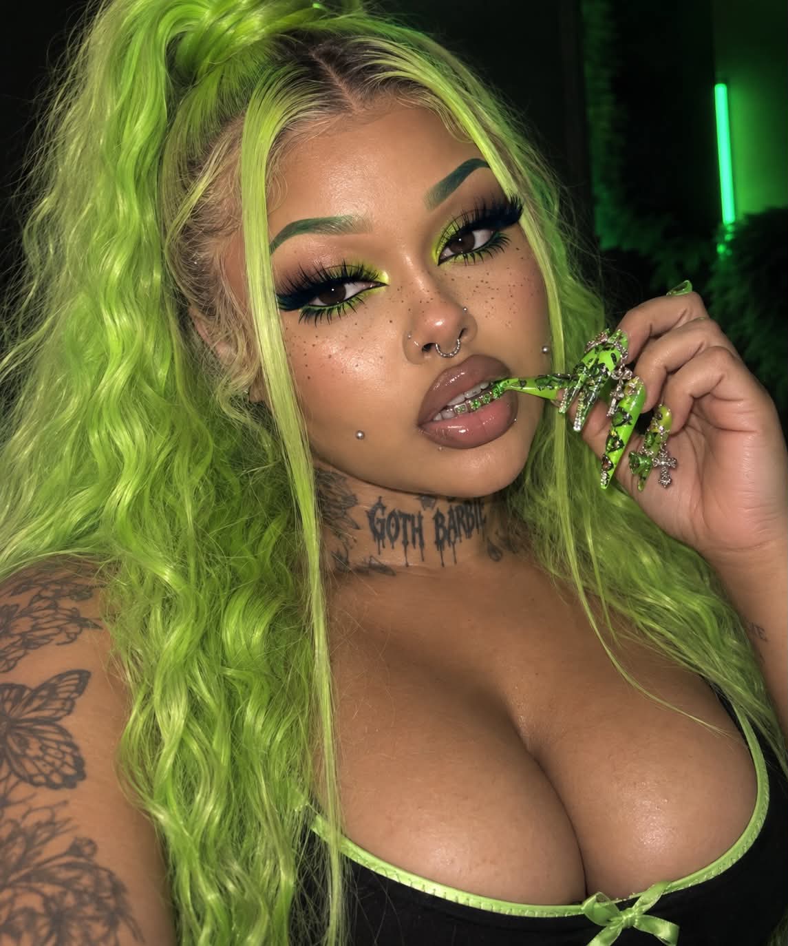 Zuri, fetish model and fantasy performer